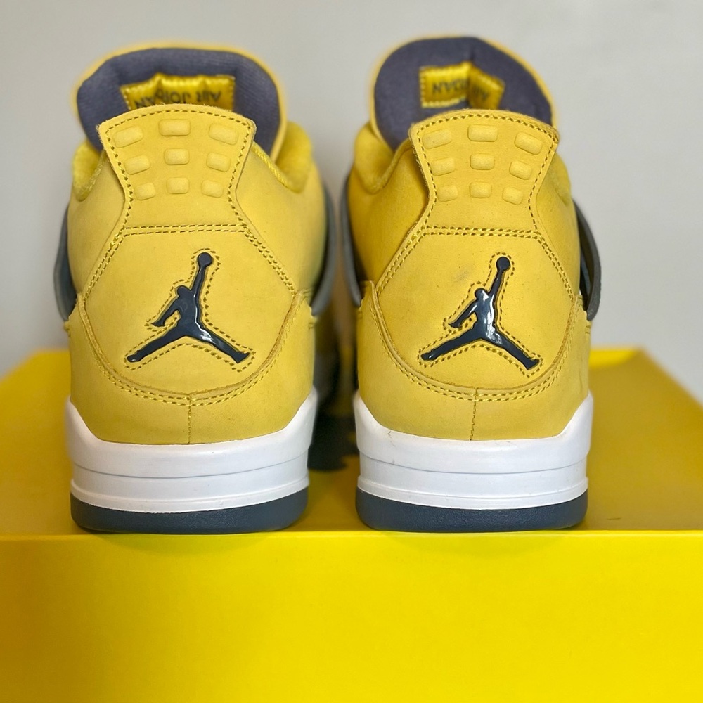 Mens. Air Jordan Retro 4s, lightenings, never been worn, mint Condition, - Picture 2 of 13